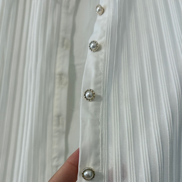 Pearl button down - Picture 3 of 7